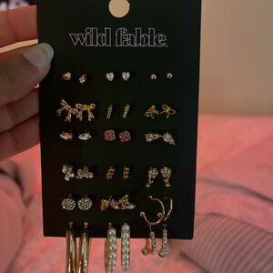 Earrings. Never wore. Has all the back pieces as well ;)